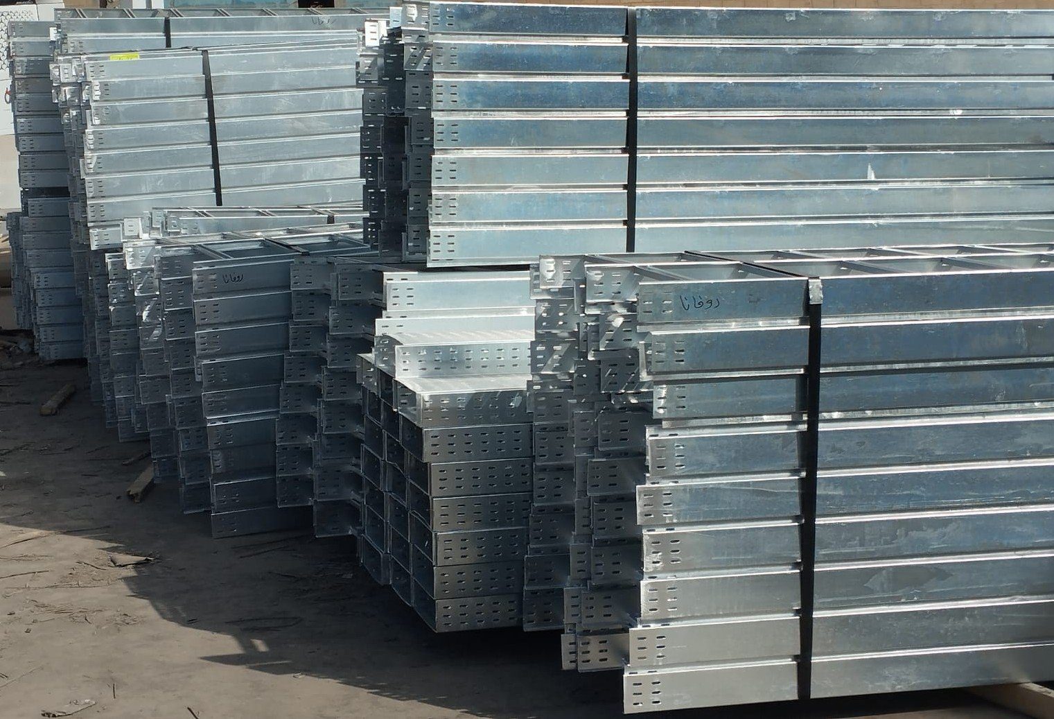 Hot-dip galvanized perforated cable tray